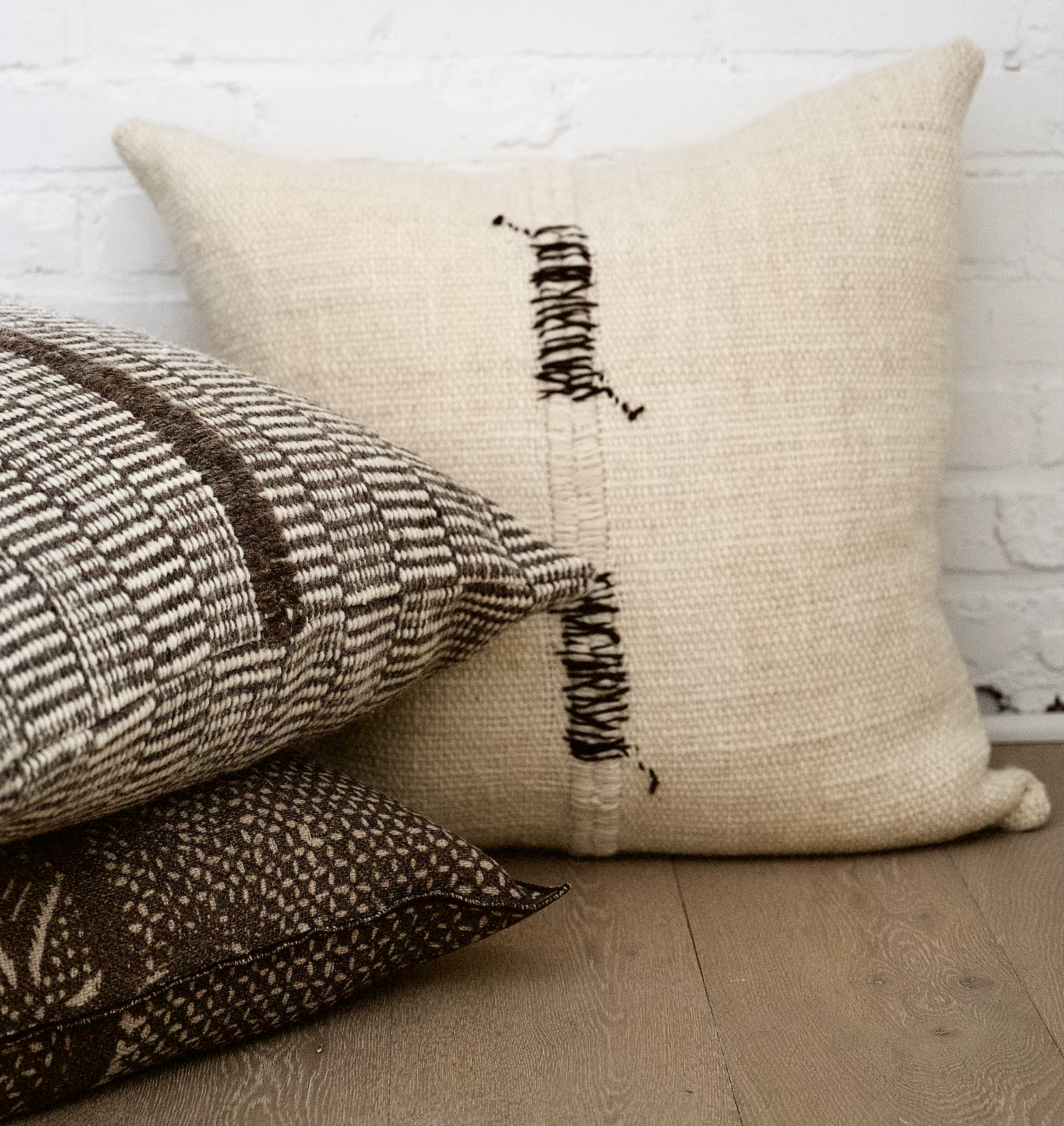 TEXTILES/RUGS– Bungalow